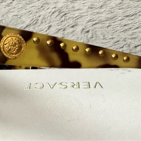VERSACE VINTAGE NWOT Medusa Gianni Oval Tortoise Riveted Wrap Around Sunglasses main image 8